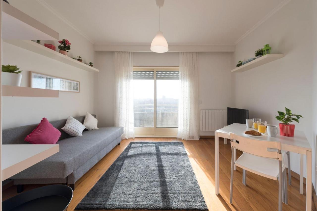 Lovelystay - 1Br Flat With Stunning Views Over Porto Vila Nova de Gaia Exterior foto