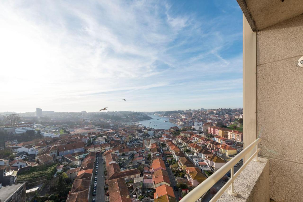 Lovelystay - 1Br Flat With Stunning Views Over Porto Vila Nova de Gaia Exterior foto